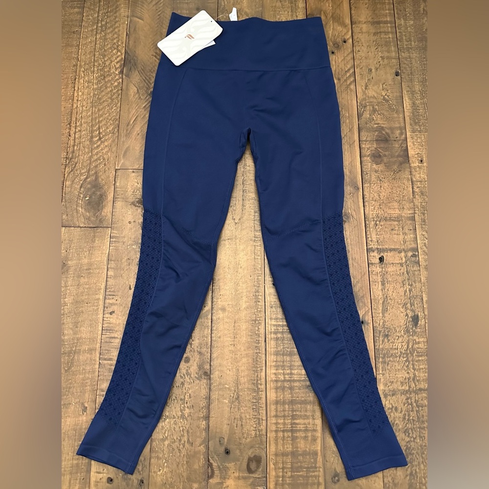 NWT Fabletics Sync Seamless High-Waisted 7/8 Legging - Size XS